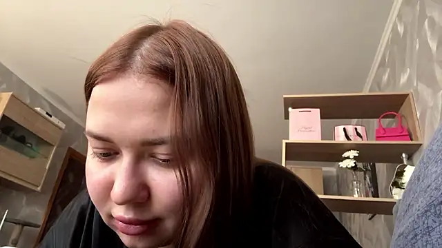 Emely_Cute Chat XXX live