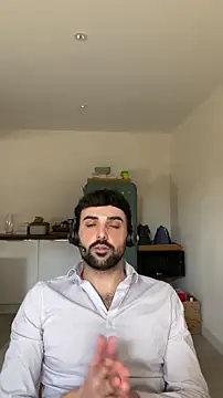 eaumineraleのウェブカメラショー