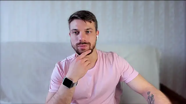 Tony_Wolf Chat XXX in diretta