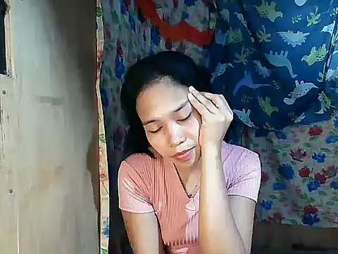 PinaySkinnyGirl's Live XXX Chat