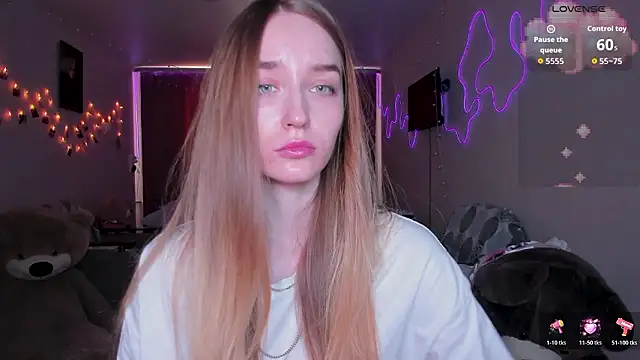 MoonDust Chat XXX live