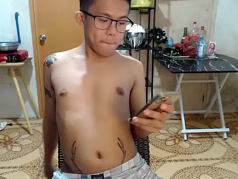 twink_asianbunny webkamerás műsora