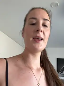 عرض كام EllaMae