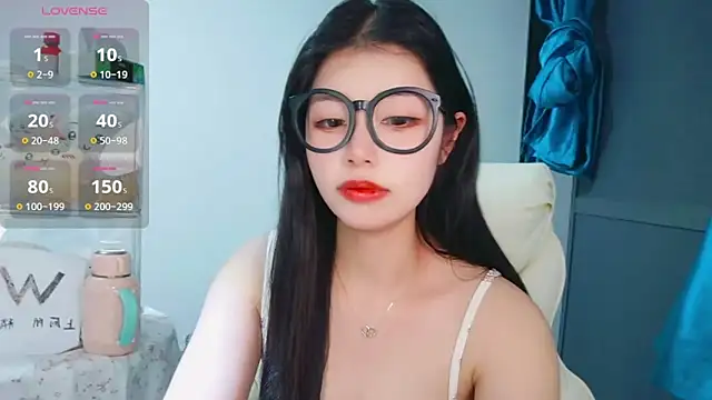 -XiaoYu-777 在線直播表演