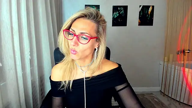 MuseOfStage élő XXX-chatje