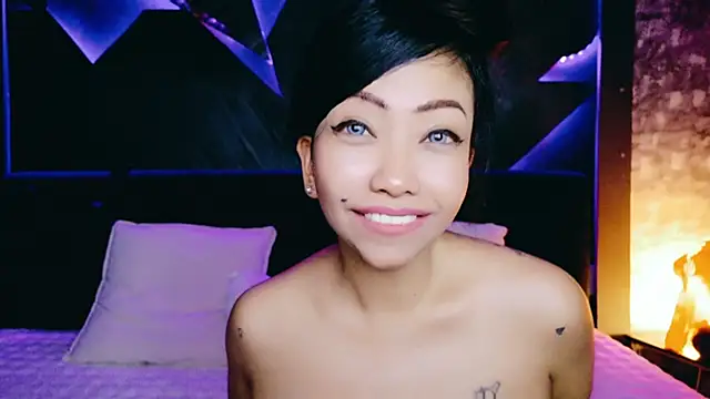 ElyaQuinn's Live XXX Chat