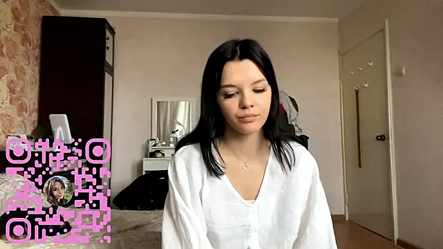 Pokazy przed kamerką – VeliaHypolite