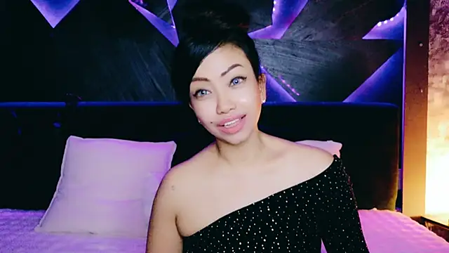 ElyaQuinn Pertunjukan Webcam