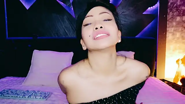 Онлайн чат XXX ElyaQuinn