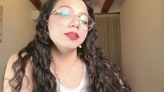 دردشة SelenaBlumX الجنسية المباشرة