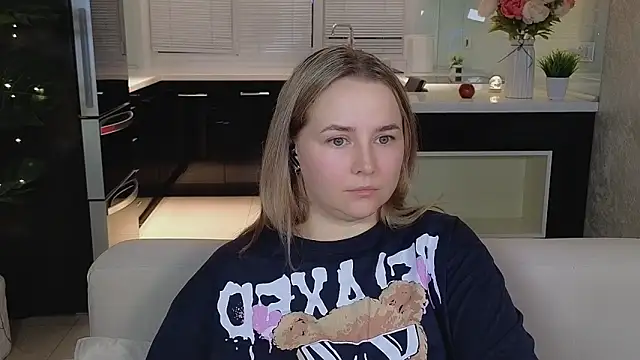 XXX chat uživo modela Mira_Mermayd