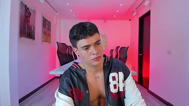 دردشة BenitoSaenz الجنسية المباشرة