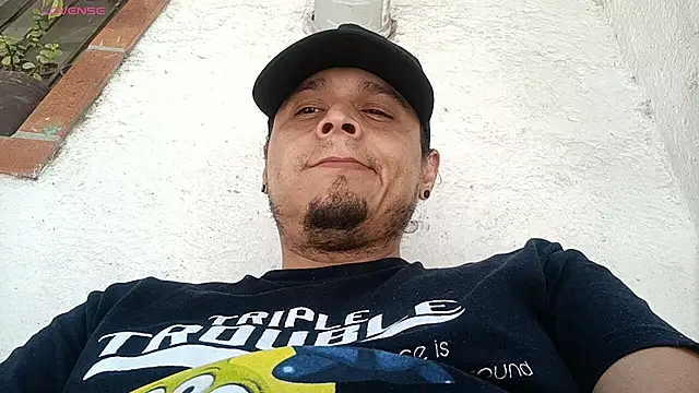 chino_roz Chat XXX in diretta