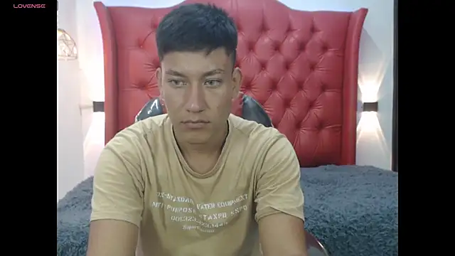 DominantBoy4 Webcam-Show