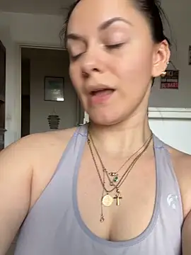 Chat +18 de Luccreccia_ ao vivo