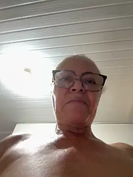 Granny6boys' Live XXX Chat