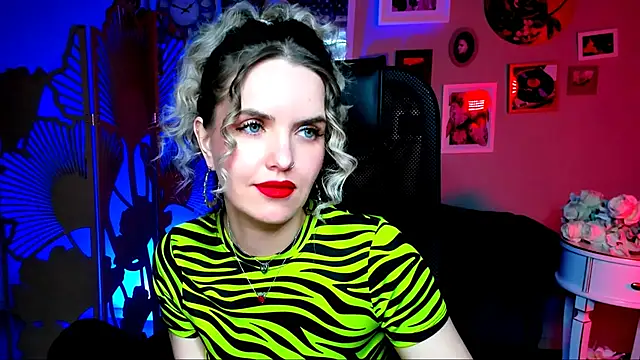 AliceSmite Chat XXX live