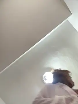 Chat +18 de Miss-Nicole ao vivo