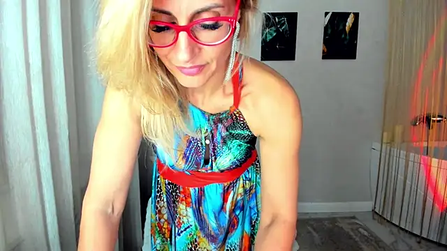 MuseOfStage Adlı Modelin Canlı XXX Sohbeti