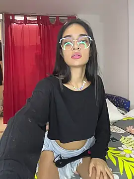 leilani_X Adlı Modelin Canlı XXX Sohbeti