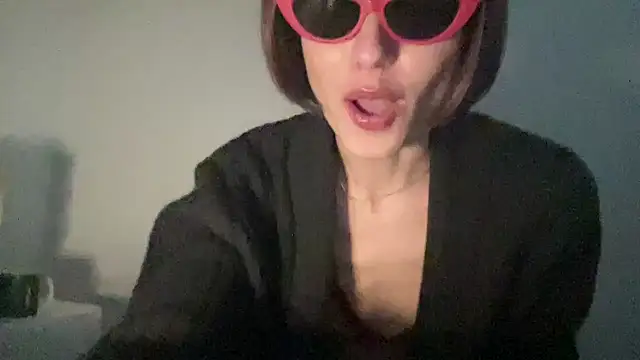 SlowVenomXX Show in webcam