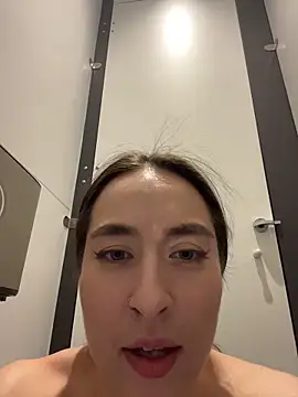 Holly_Play Live XXX Chat