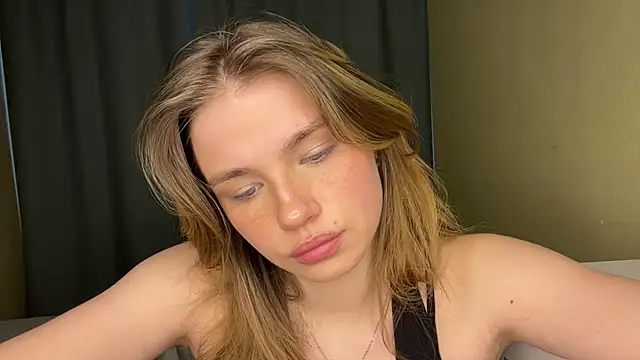 EarthaStinett webcam show