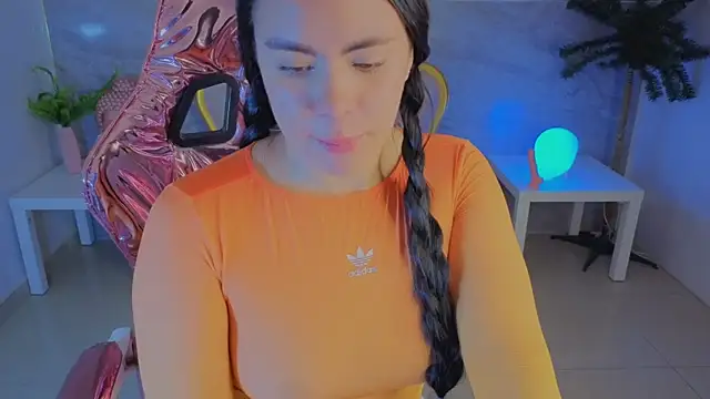 nati06_s' Live XXX Chat