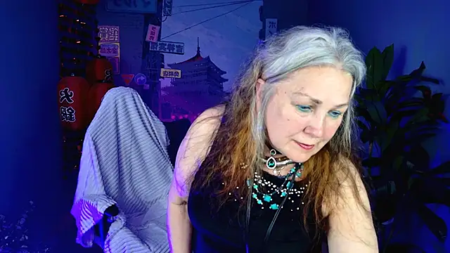 LilaMaharani webcam show