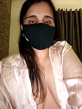 tinaarora Chat XXX in diretta