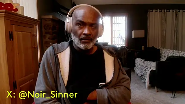 sinnernoir: διαδικτυακό σόου στην κάμερα