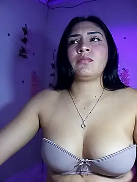 Emy_cutee élő XXX-chatje