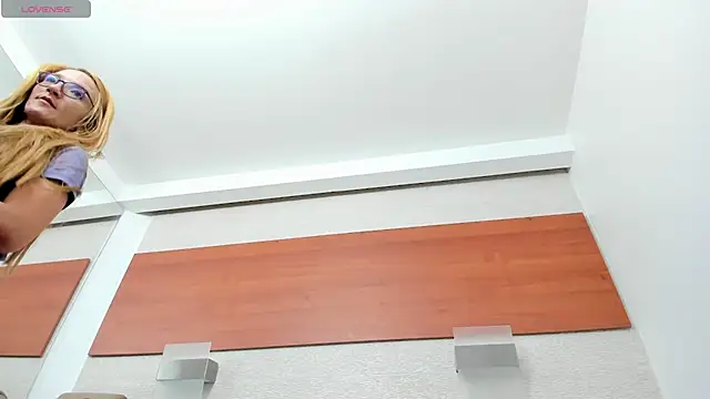 Онлайн чат XXX maddy_cartter