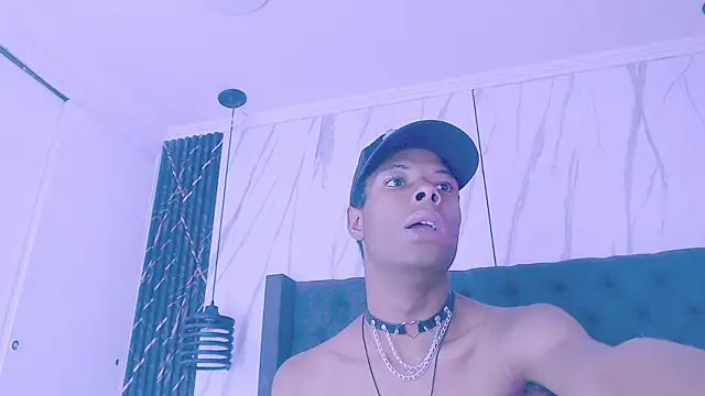 Czat XXX na żywo – Santiago_Ortiz_