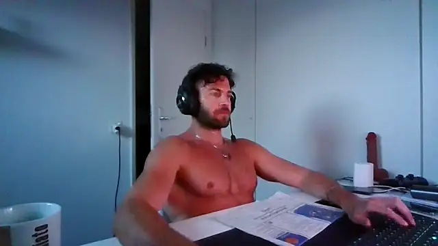 alpha-hunkのライブXXXチャット