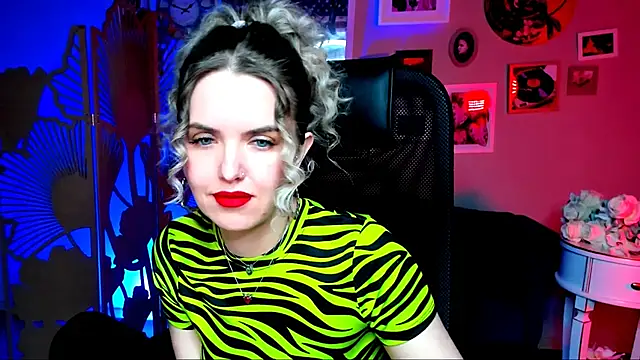 AliceSmite Adlı Modelin Canlı XXX Sohbeti