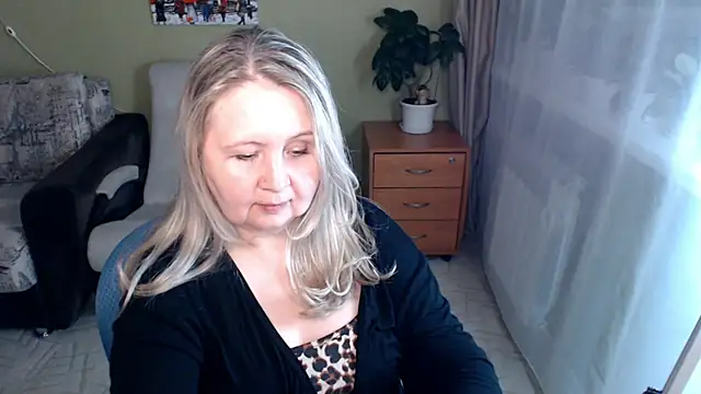 JanaMayer Adlı Modelin Canlı XXX Sohbeti