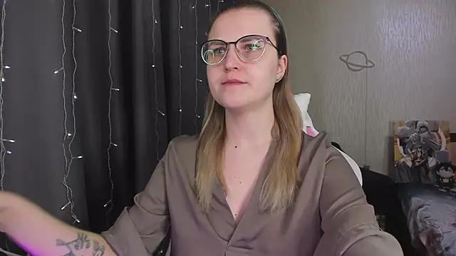 MissBrightShine Adlı Modelin Canlı XXX Sohbeti