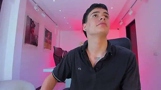 Онлайн чат XXX BenitoSaenz