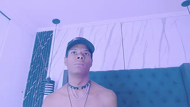 Santiago_Ortiz_ Live XXX-Chat