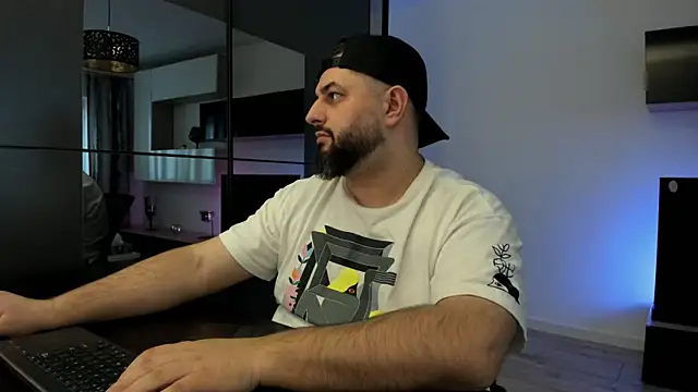 DravenPeak's Live XXX Chat