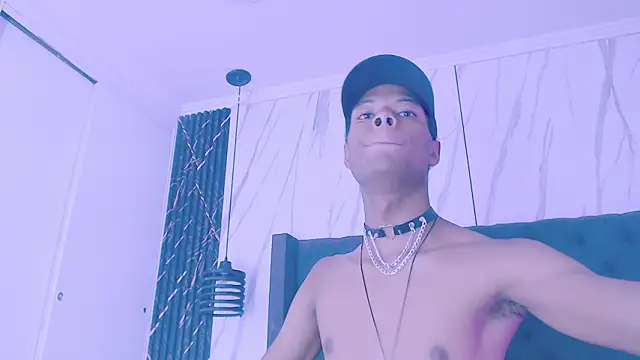 Santiago_Ortiz_'s Live XXX Chat