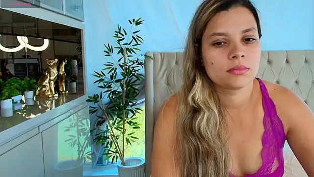 XXX chat uživo modela Florence_Ford