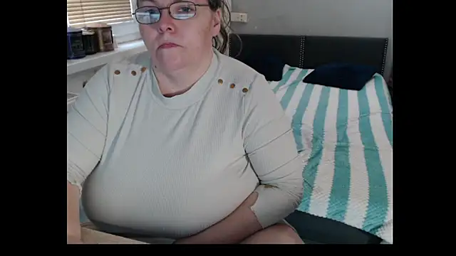 Sweetboobs' Webcam Show