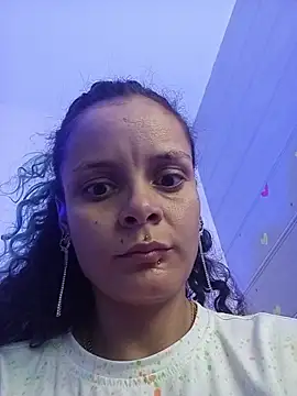 Chat +18 de Ariasmithog ao vivo