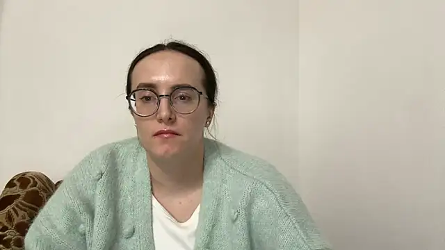 SofiaTease webcam show