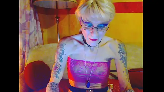 cuxladyboy Adlı Modelin Web Kamerası Şovu