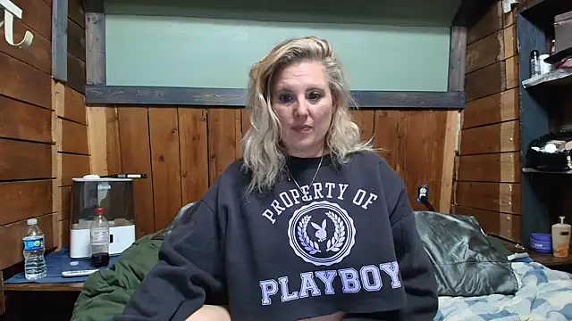 XXX chat uživo modela lisaxlovexxx