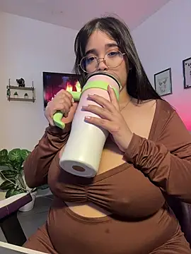 tati_reyess' Live XXX Chat