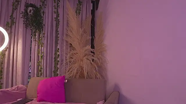 Chatroom XXX en direct de HannaRhodes